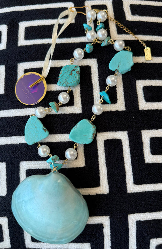 Turquoise Mar-Clam